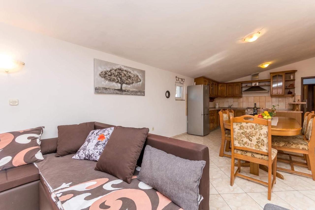 Apartment Agape